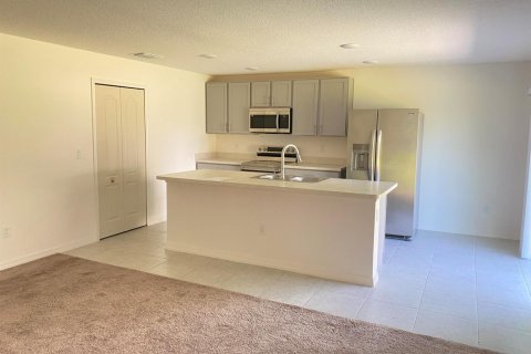 House in St. Lucie, Florida 4 bedrooms, 170.57 sq.m. № 2081554 - photo 10