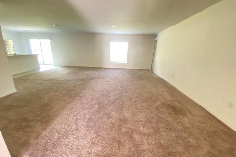 House in St. Lucie, Florida 4 bedrooms, 170.57 sq.m. № 2081554 - photo 5