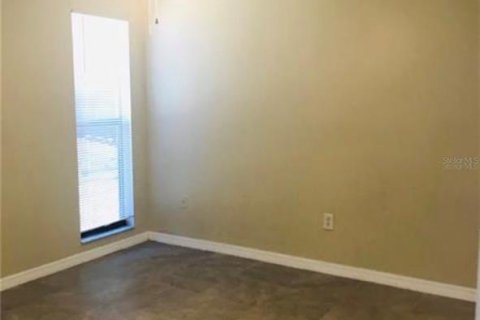 House in New Port Richey, Florida 3 bedrooms, 115.01 sq.m. № 2233929 - photo 6