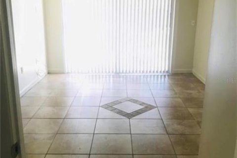 House in New Port Richey, Florida 3 bedrooms, 115.01 sq.m. № 2233929 - photo 8