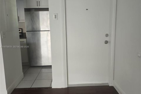Condominio en venta en Miami, Florida, 3 dormitorios, 92.25 m2 № 2032071 - foto 18