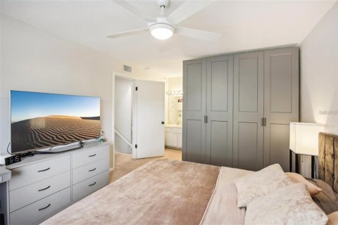 Townhouse in Clearwater, Florida 3 bedrooms, 116.78 sq.m. № 1527294 - photo 23