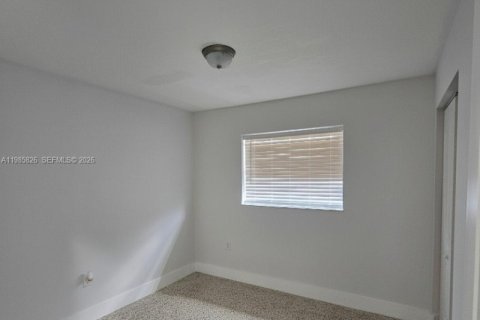 Снять в аренду виллу или дом в Майами-Гарденс, Флорида 2 спальни, 132.11м2, № 2047426 - фото 3