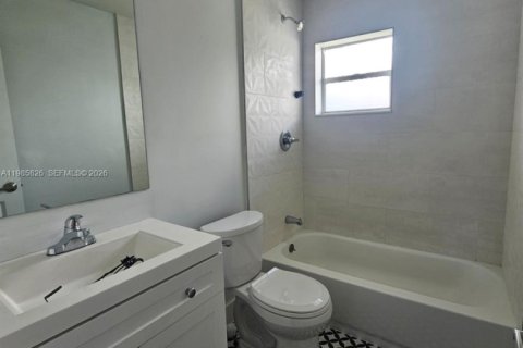 Снять в аренду виллу или дом в Майами-Гарденс, Флорида 2 спальни, 132.11м2, № 2047426 - фото 4