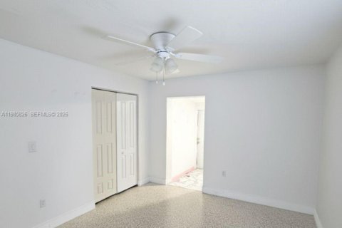 Снять в аренду виллу или дом в Майами-Гарденс, Флорида 2 спальни, 132.11м2, № 2047426 - фото 6