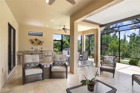 House in Tampa, Florida 3 bedrooms, 220.36 sq.m. № 1785552 - photo 5