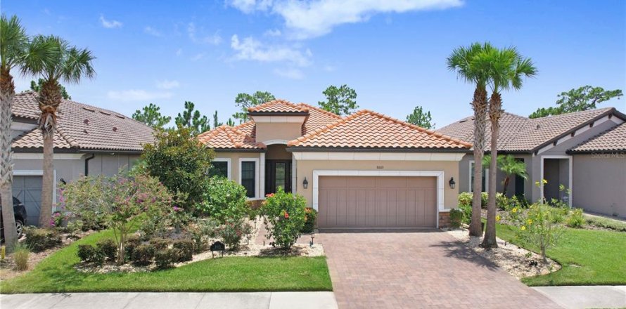 House in Tampa, Florida 3 bedrooms, 220.36 sq.m. № 1785552