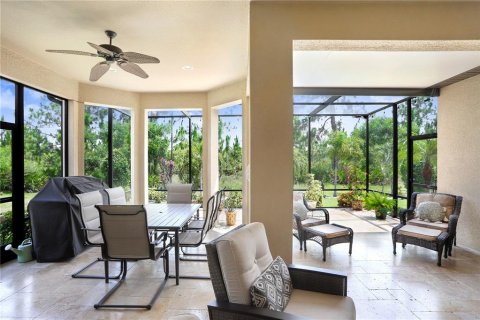 House in Tampa, Florida 3 bedrooms, 220.36 sq.m. № 1785552 - photo 8