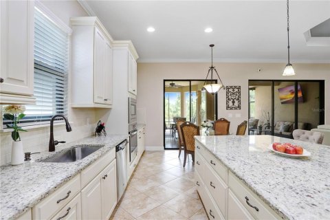 House in Tampa, Florida 3 bedrooms, 220.36 sq.m. № 1785552 - photo 25