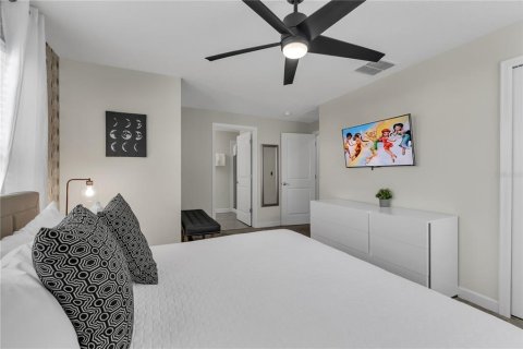 Townhouse in Davenport, Florida 5 bedrooms, 201.32 sq.m. № 2209889 - photo 22