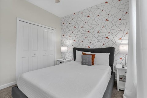 Townhouse in Davenport, Florida 5 bedrooms, 201.32 sq.m. № 2209889 - photo 18