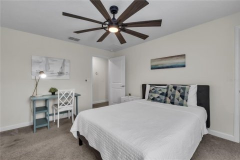 Townhouse in Davenport, Florida 5 bedrooms, 201.32 sq.m. № 2209889 - photo 23