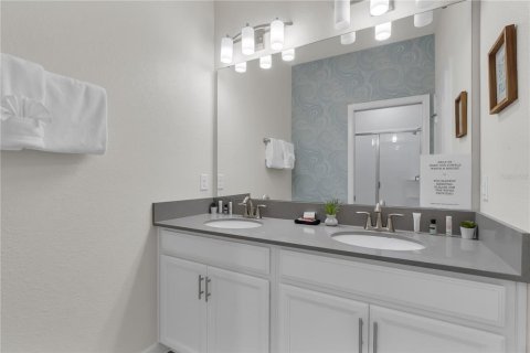 Townhouse in Davenport, Florida 5 bedrooms, 201.32 sq.m. № 2209889 - photo 20