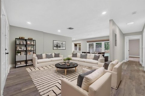 Villa ou maison à louer à Dover, Floride: 6 chambres, 262.17 m2 № 2323039 - photo 11
