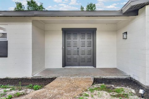 Villa ou maison à louer à Dover, Floride: 6 chambres, 262.17 m2 № 2323039 - photo 6
