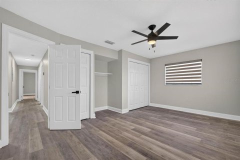 Villa ou maison à louer à Dover, Floride: 6 chambres, 262.17 m2 № 2323039 - photo 21