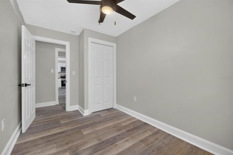 Villa ou maison à louer à Dover, Floride: 6 chambres, 262.17 m2 № 2323039 - photo 17