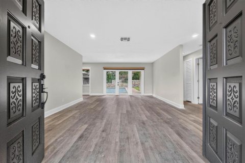 Villa ou maison à louer à Dover, Floride: 6 chambres, 262.17 m2 № 2323039 - photo 7