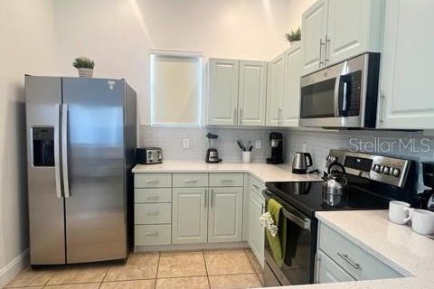 Townhouse in Davenport, Florida 4 bedrooms, 163.69 sq.m. № 1561508 - photo 2