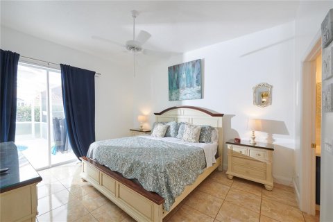 Townhouse in Davenport, Florida 4 bedrooms, 163.69 sq.m. № 1561508 - photo 11