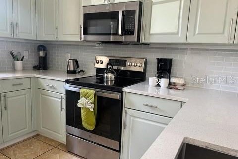 Townhouse in Davenport, Florida 4 bedrooms, 163.69 sq.m. № 1561508 - photo 6