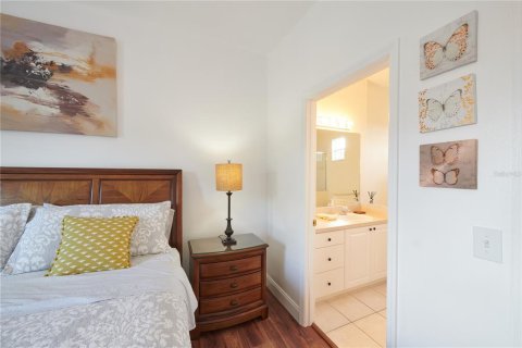 Townhouse in Davenport, Florida 4 bedrooms, 163.69 sq.m. № 1561508 - photo 25