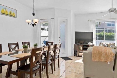 Townhouse in Davenport, Florida 4 bedrooms, 163.69 sq.m. № 1561508 - photo 21