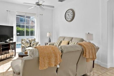 Townhouse in Davenport, Florida 4 bedrooms, 163.69 sq.m. № 1561508 - photo 20