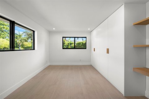 House in Pinecrest, Florida 5 bedrooms, 231.14 sq.m. № 1890555 - photo 25
