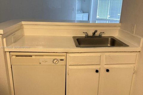 Снять в аренду кондоминиум в Уэст-Палм-Бич, Флорида 2 спальни, 96.25м2, № 1989590 - фото 16