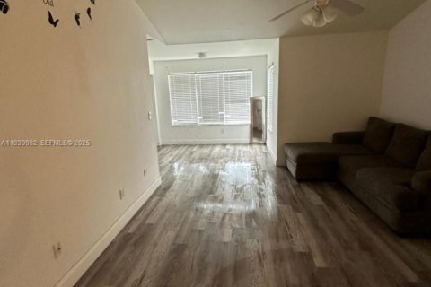 Снять в аренду кондоминиум в Уэст-Палм-Бич, Флорида 2 спальни, 96.25м2, № 1989590 - фото 13