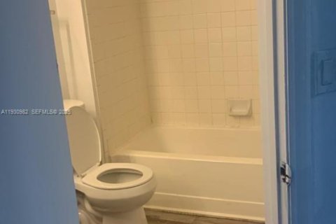 Снять в аренду кондоминиум в Уэст-Палм-Бич, Флорида 2 спальни, 96.25м2, № 1989590 - фото 7