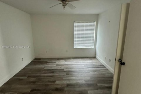 Снять в аренду кондоминиум в Уэст-Палм-Бич, Флорида 2 спальни, 96.25м2, № 1989590 - фото 14