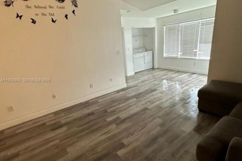 Снять в аренду кондоминиум в Уэст-Палм-Бич, Флорида 2 спальни, 96.25м2, № 1989590 - фото 12