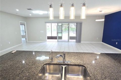 Villa ou maison à vendre à Kissimmee, Floride: 3 chambres, 164.07 m2 № 1529380 - photo 4