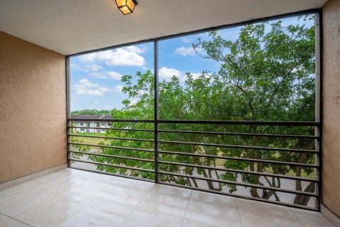 Condo in Lake Worth, Florida, 2 bedrooms  № 2261234 - photo 9