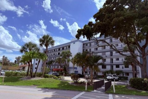 Condo in Lake Worth, Florida, 2 bedrooms № 2261234