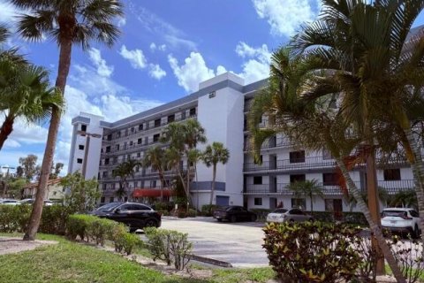 Condo in Lake Worth, Florida, 2 bedrooms  № 2261234 - photo 20