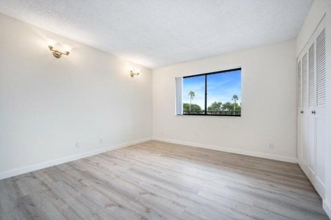 Condo in Lake Worth, Florida, 2 bedrooms  № 2261234 - photo 12