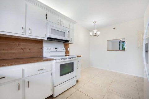 Condo in Lake Worth, Florida, 2 bedrooms  № 2261234 - photo 3