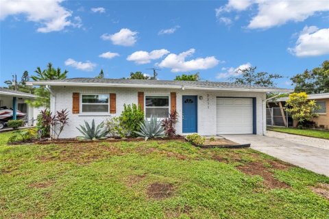 House in Bradenton, Florida 2 bedrooms, 96.34 sq.m. № 2420403 - photo 5