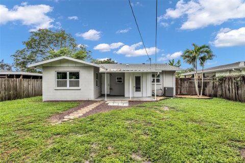 House in Bradenton, Florida 2 bedrooms, 96.34 sq.m. № 2420403 - photo 17