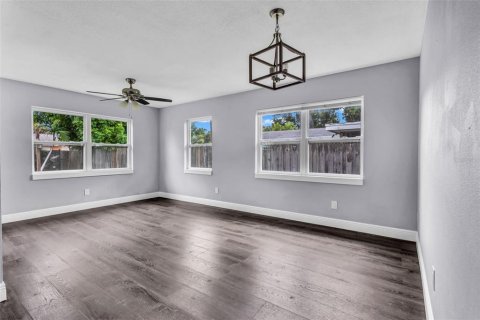House in Bradenton, Florida 2 bedrooms, 96.34 sq.m. № 2420403 - photo 14
