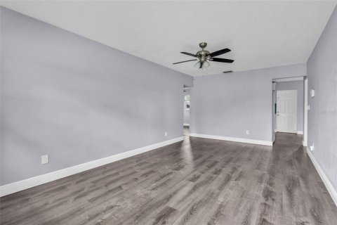 House in Bradenton, Florida 2 bedrooms, 96.34 sq.m. № 2420403 - photo 7