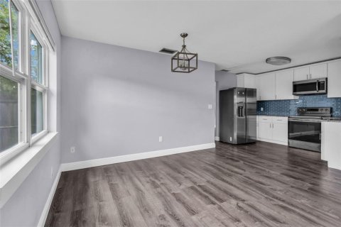 House in Bradenton, Florida 2 bedrooms, 96.34 sq.m. № 2420403 - photo 12
