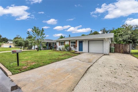 House in Bradenton, Florida 2 bedrooms, 96.34 sq.m. № 2420403 - photo 2