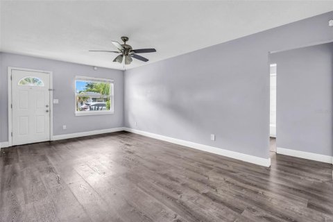 House in Bradenton, Florida 2 bedrooms, 96.34 sq.m. № 2420403 - photo 8