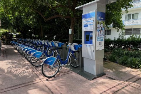 Condominio en venta en Miami Beach, Florida, 33 dormitorios, 25.08 m2 № 1963073 - foto 16