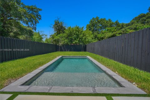 Casa en venta en Miami, Florida, 3 dormitorios, 155.7 m2 № 2002257 - foto 5