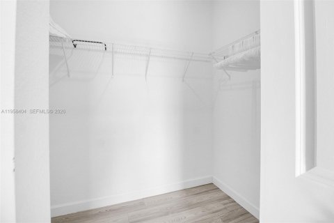 House in Homestead, Florida 5 bedrooms, 281.77 sq.m. № 2017488 - photo 23